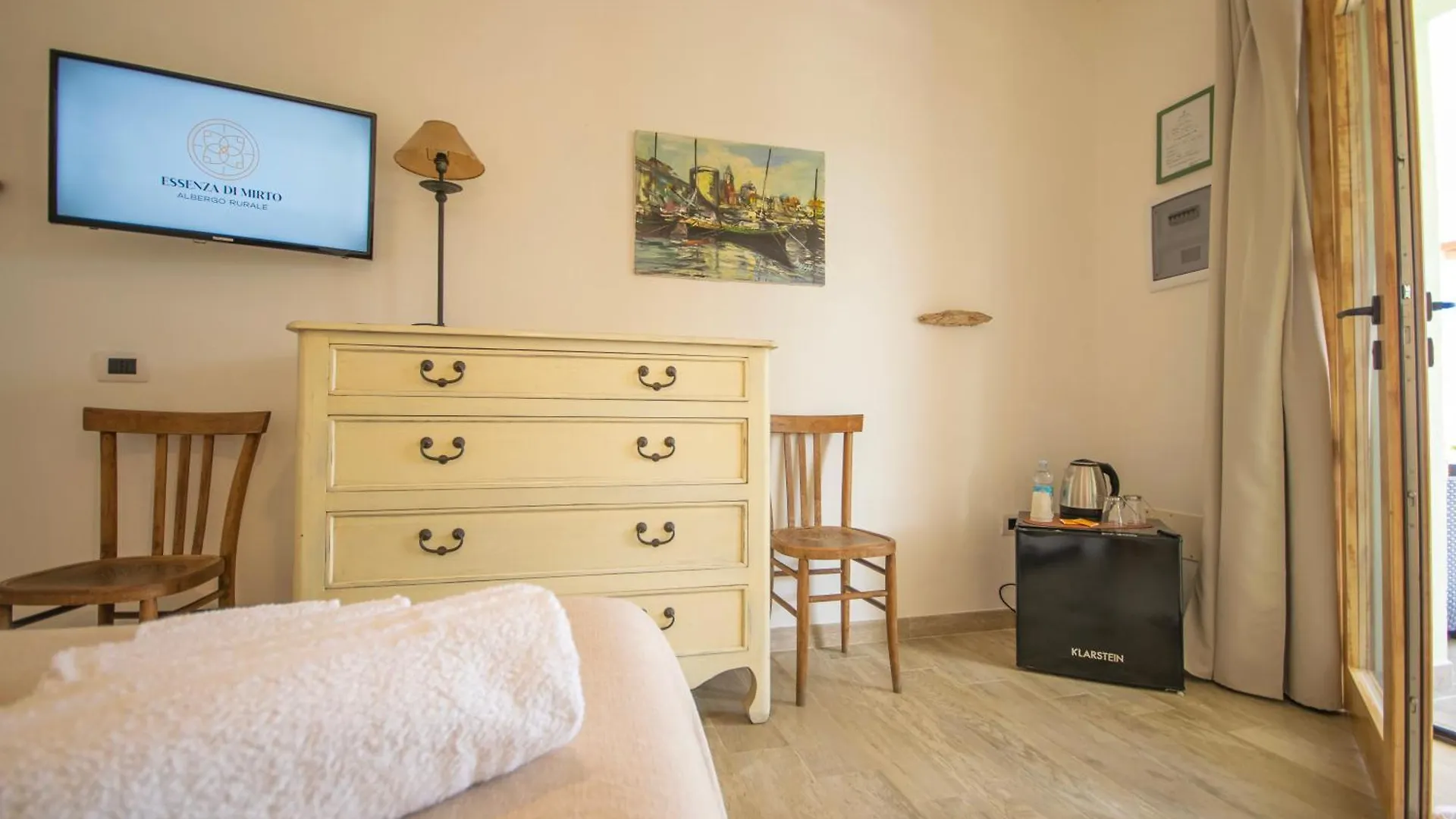 Hotel Essenza Di Mirto La Caletta 3*,