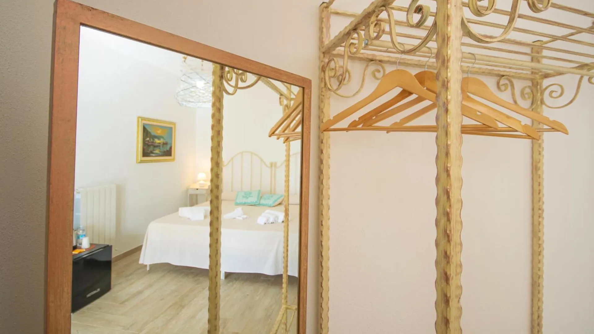 Hotel Essenza Di Mirto La Caletta