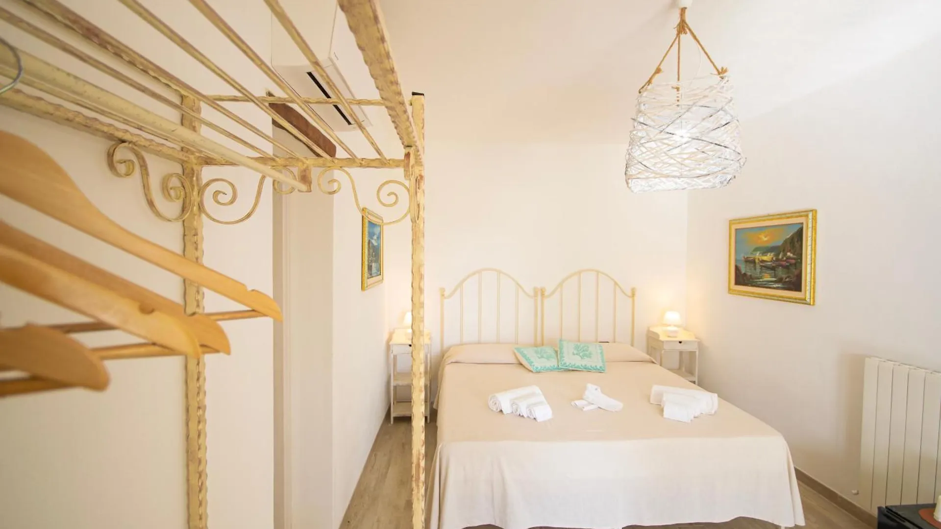 Hotel Essenza Di Mirto La Caletta