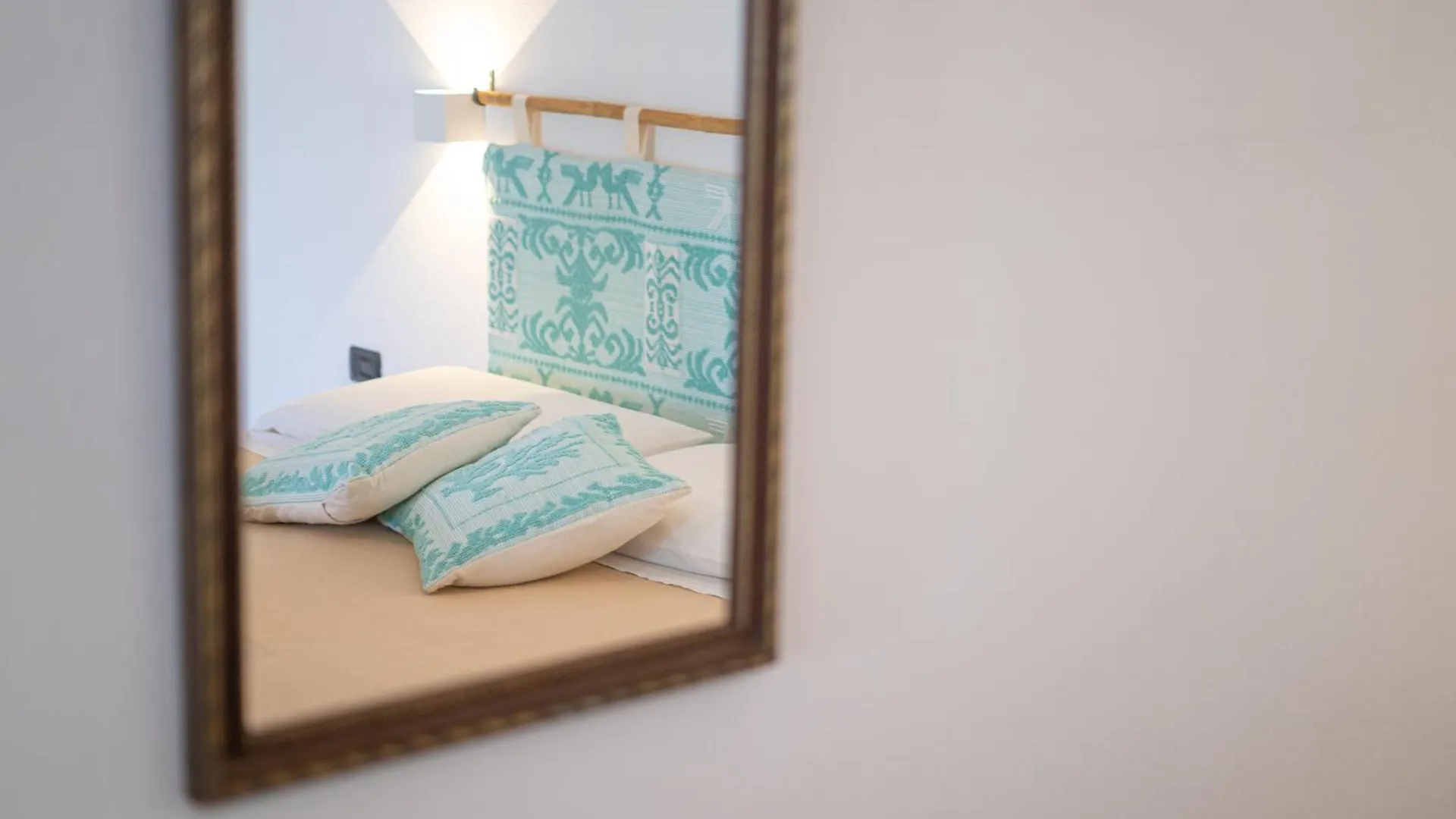 ***  Hotel Essenza Di Mirto La Caletta Italie