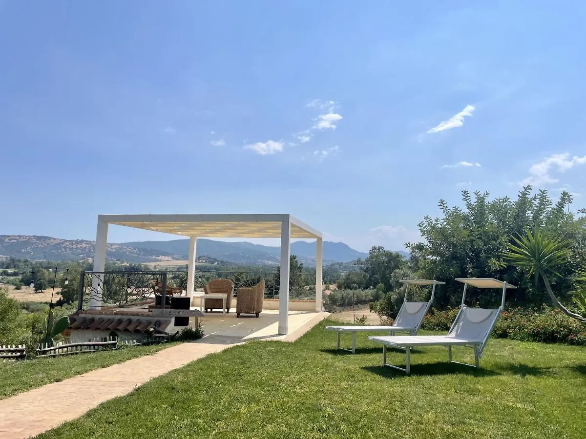 Hotel Essenza Di Mirto La Caletta Italien