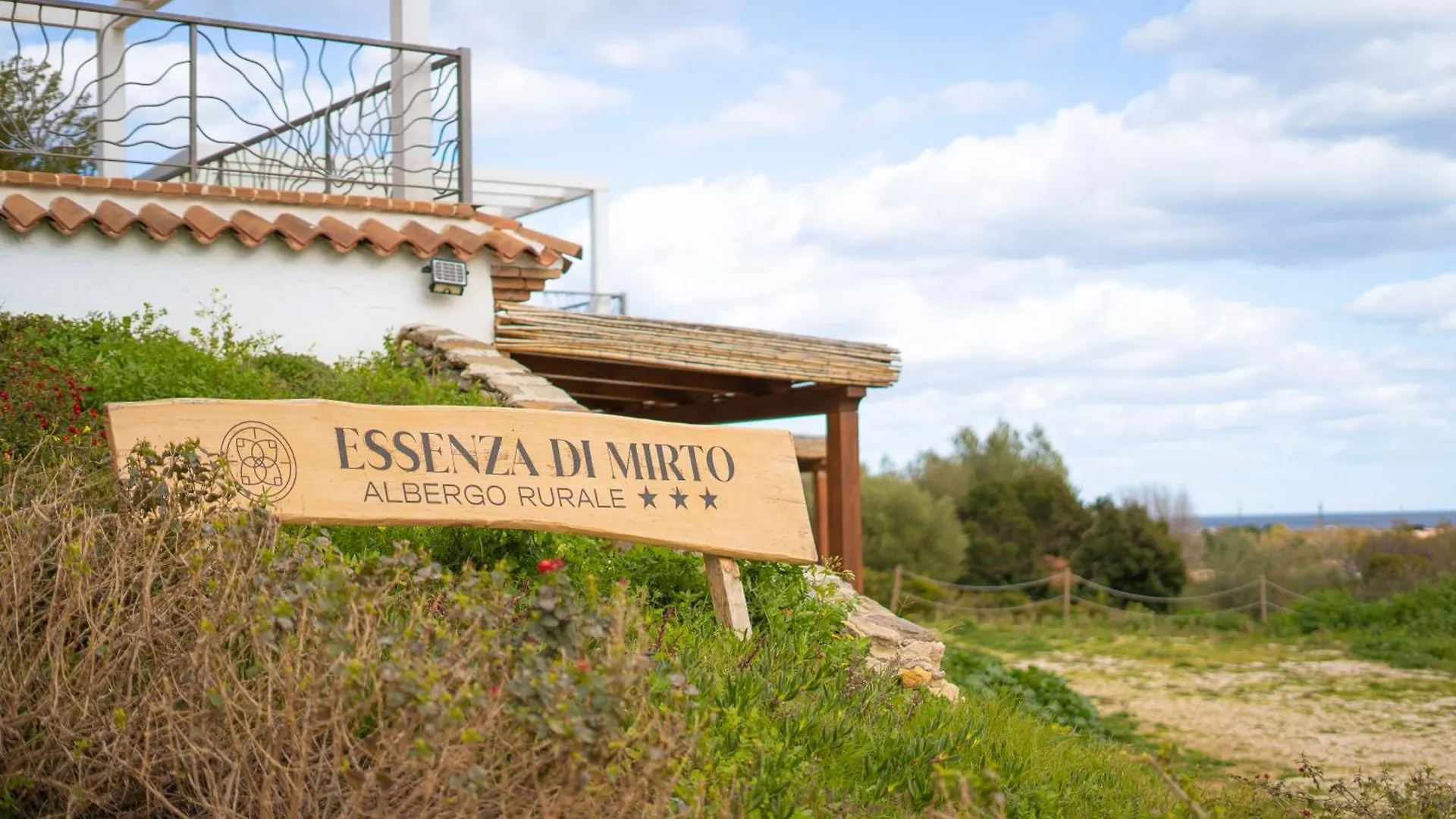 Hotel Essenza Di Mirto La Caletta 3*,