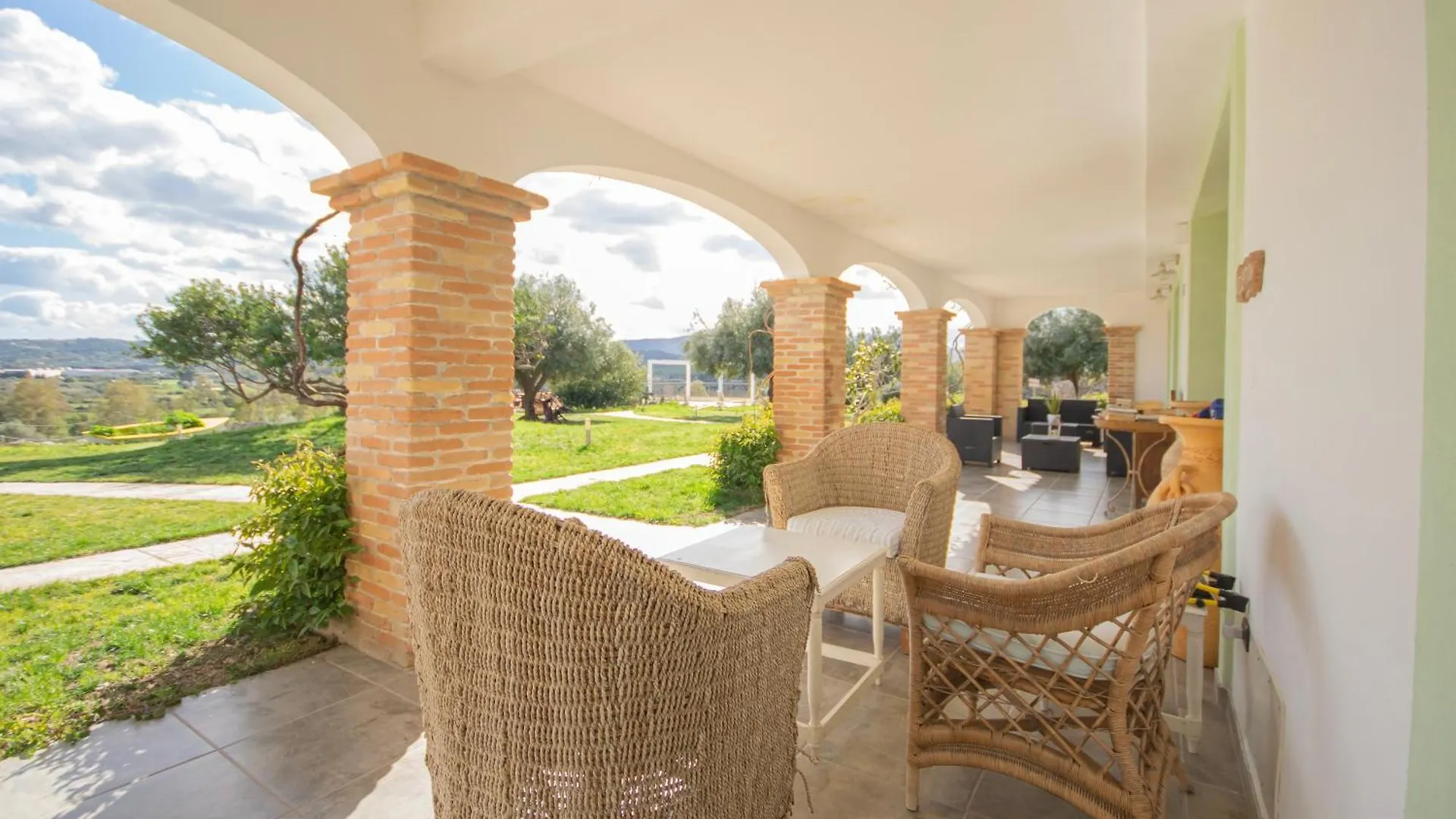 ***  Hotel Essenza Di Mirto La Caletta Italy