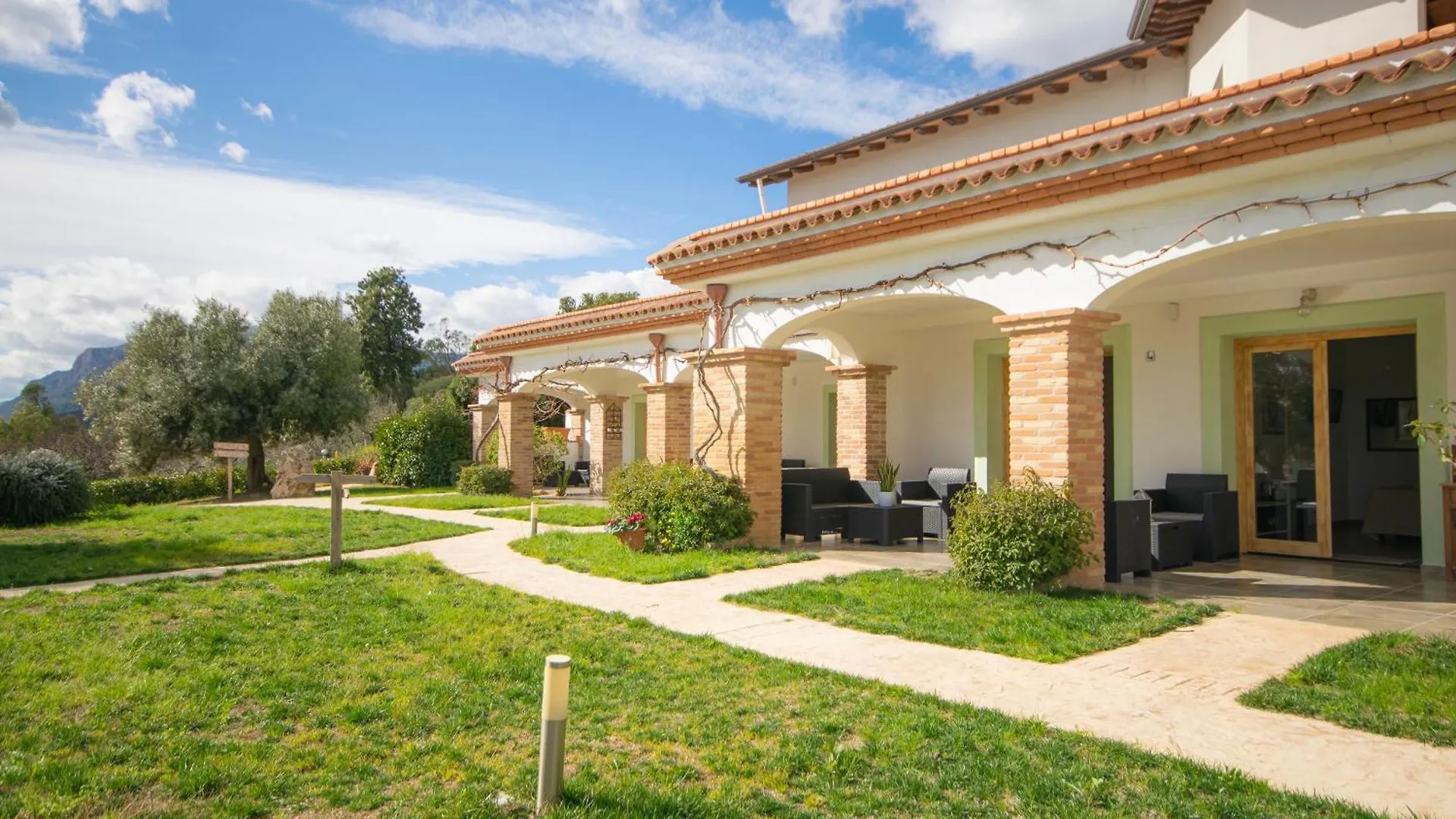 Hotel Essenza Di Mirto La Caletta